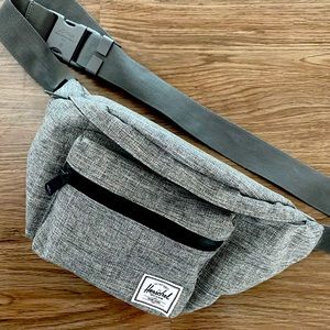 Herschel fanny pack